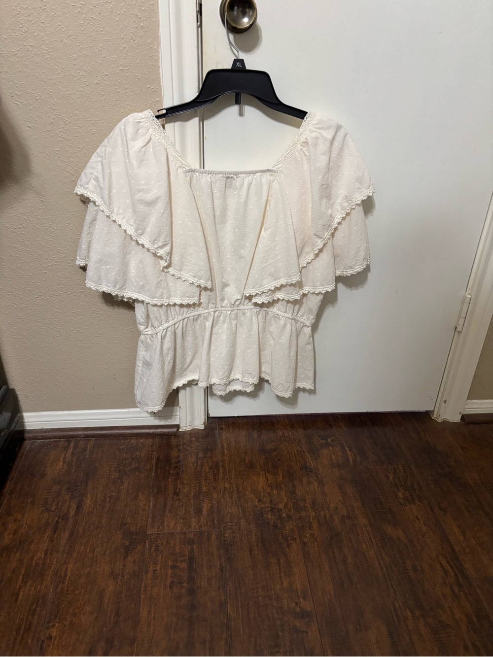 Cato Cream Lace Peasant Top with Flutter Cape Sleeve - XL - Picture 3 of 7